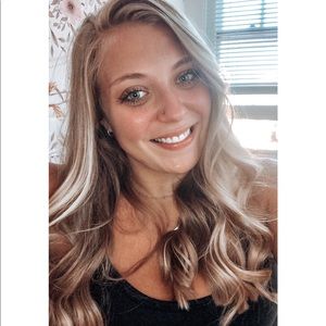 Meet your Posher, Alisamarie